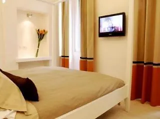Relais Navona71 بيت ضيافة 2*